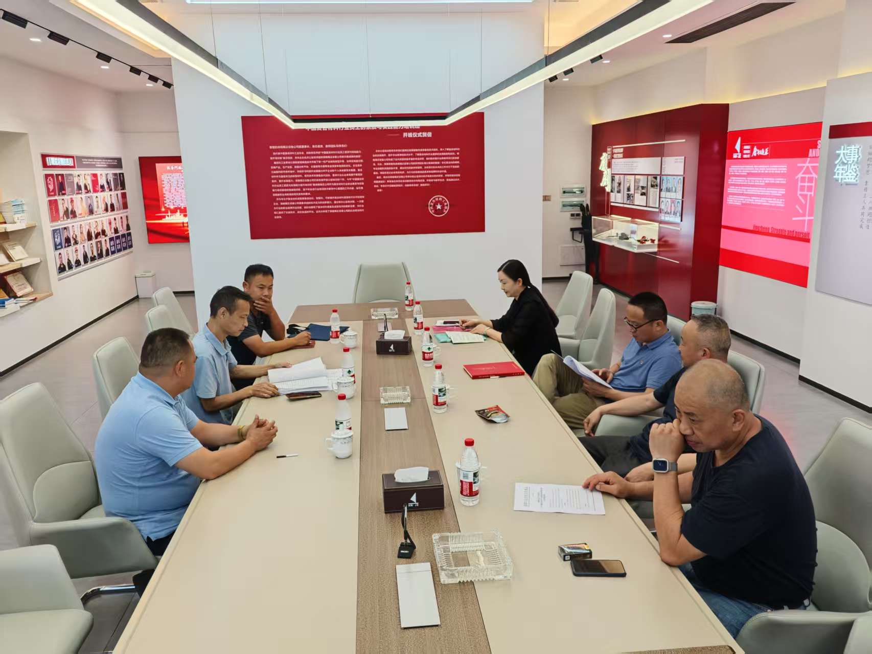 退役軍人事務(wù)局張局長一行來我司對接退役軍人先進典型事宜