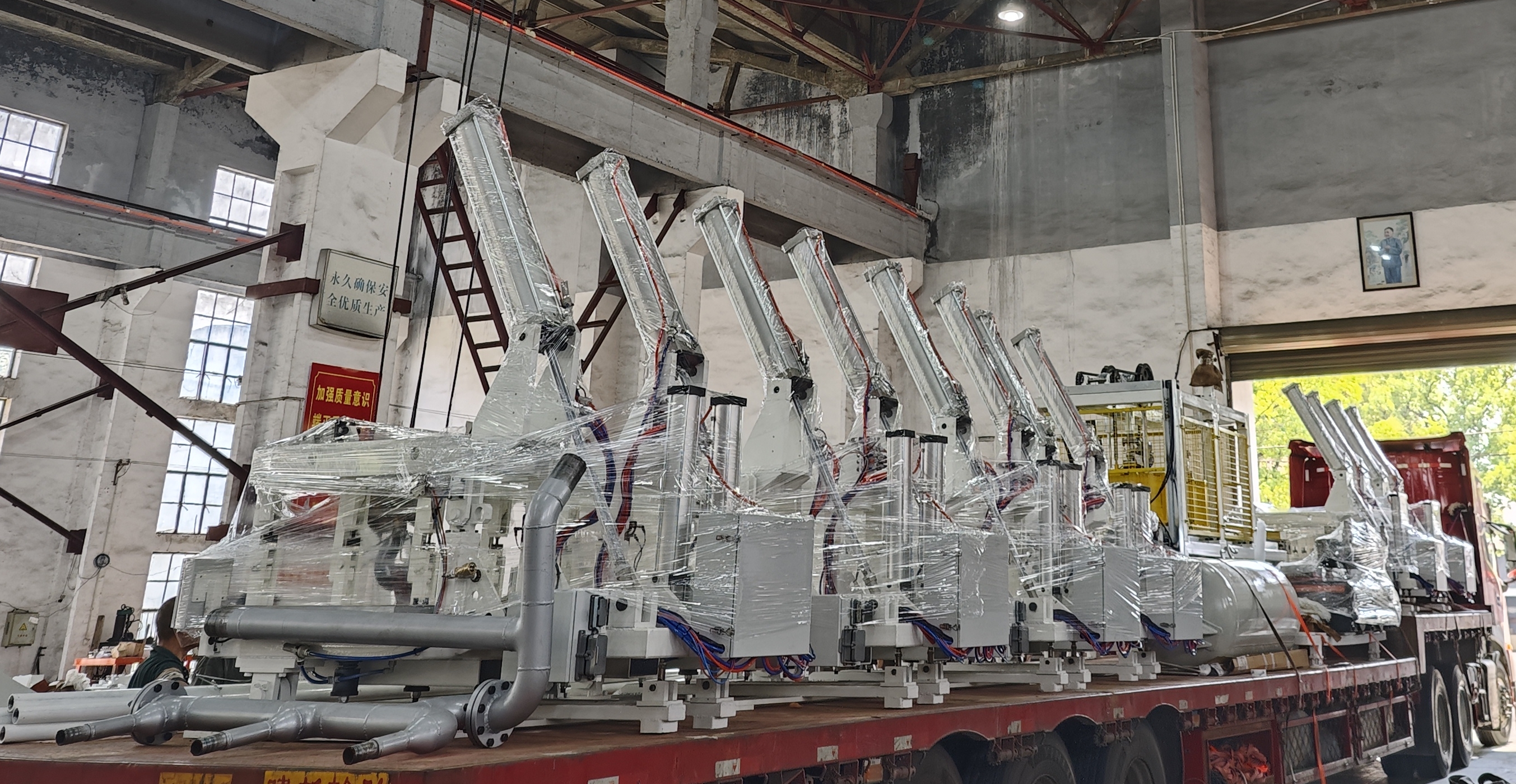 22工位轉(zhuǎn)盤發(fā)泡生產(chǎn)線發(fā)往山西某汽車配件有限公司